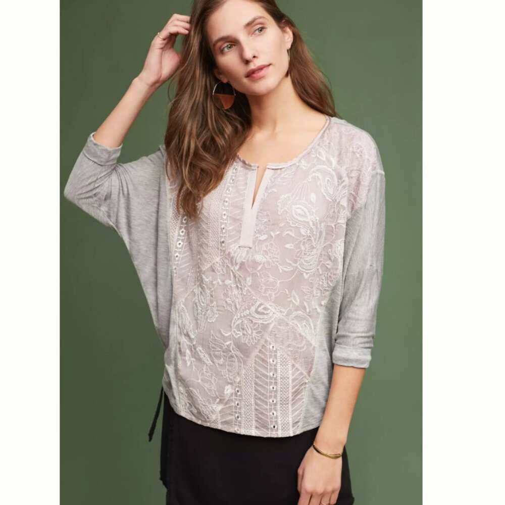 Tiny Anthropologie Gray Stretch Mesh Detail Y Neck Pull-over Top size Small